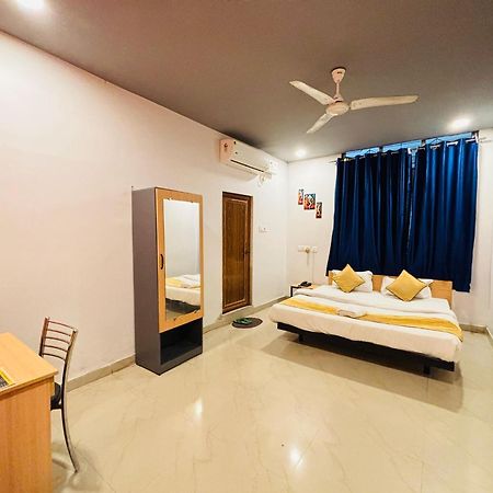 Hotel Aditya Palace غاواهاتي المظهر الخارجي الصورة