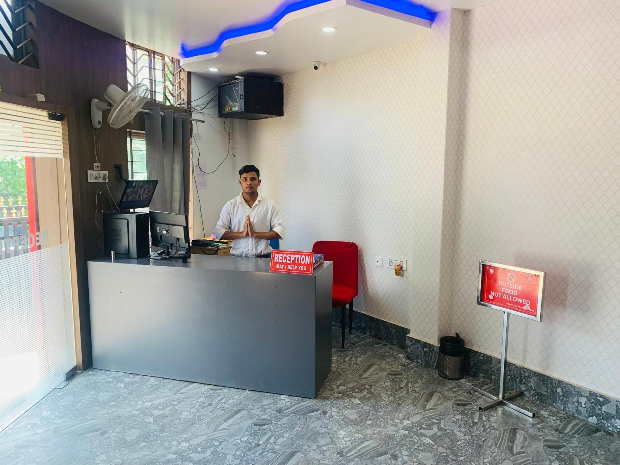 Hotel Aditya Palace غاواهاتي المظهر الخارجي الصورة