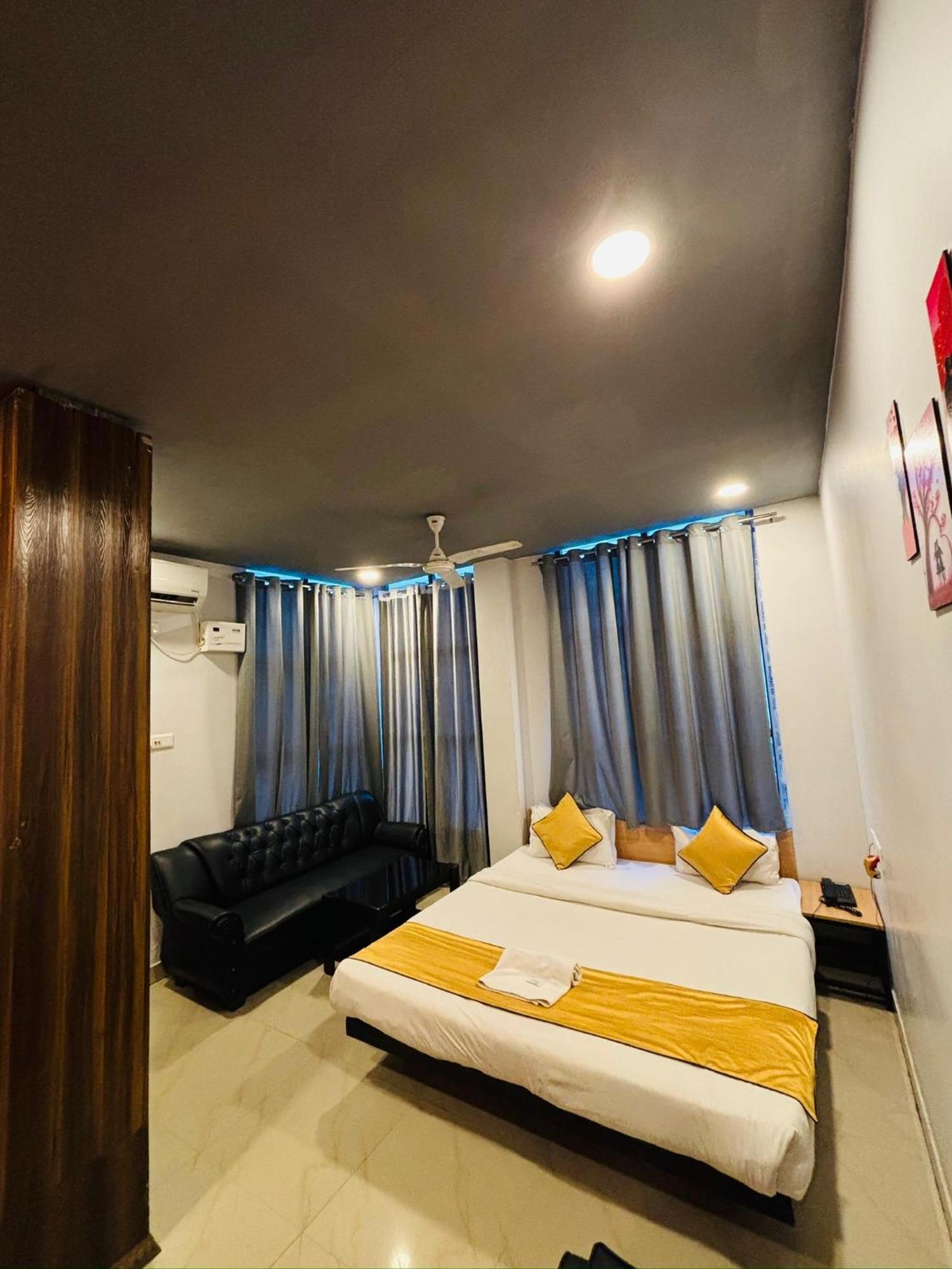 Hotel Aditya Palace غاواهاتي المظهر الخارجي الصورة